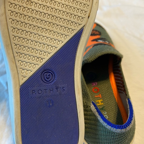 Kids Slip-On Shoes with Fun Banana Design - Picture 5 of 7